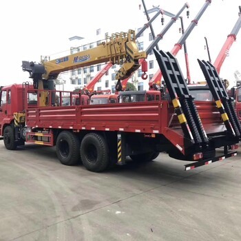 徐工12噸后八輪隨車吊市場價(jià)格分析及選購指南